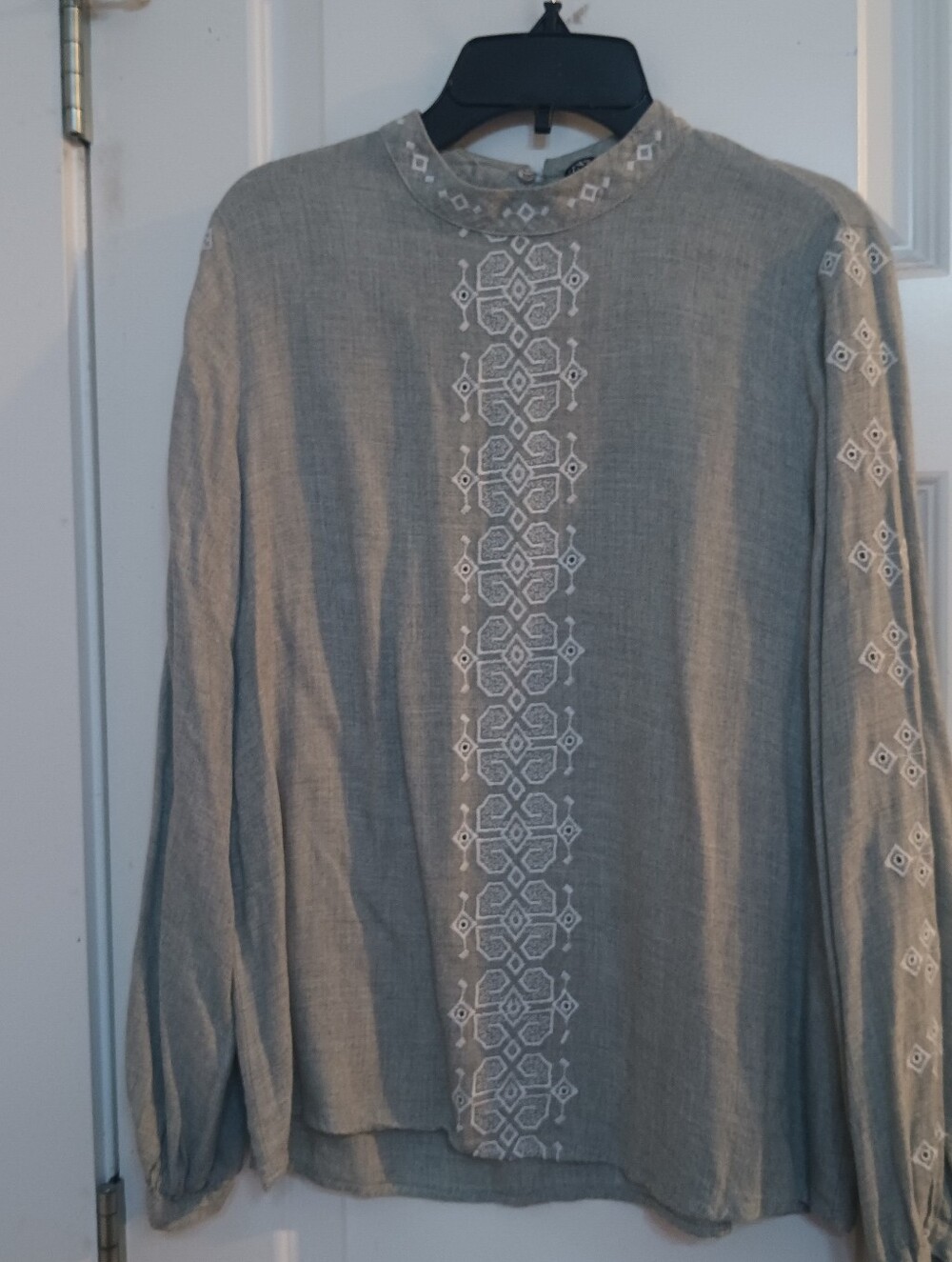 Zara Embroidered Long Sleeve Top Size Large
